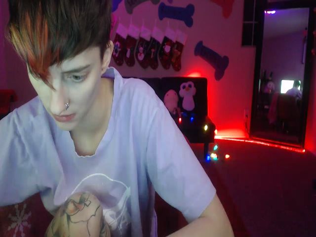 Live sex webcam photo for MollyMeowz #271631270