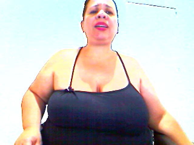 Live sex webcam photo for LatinaBigAss4 #271643238