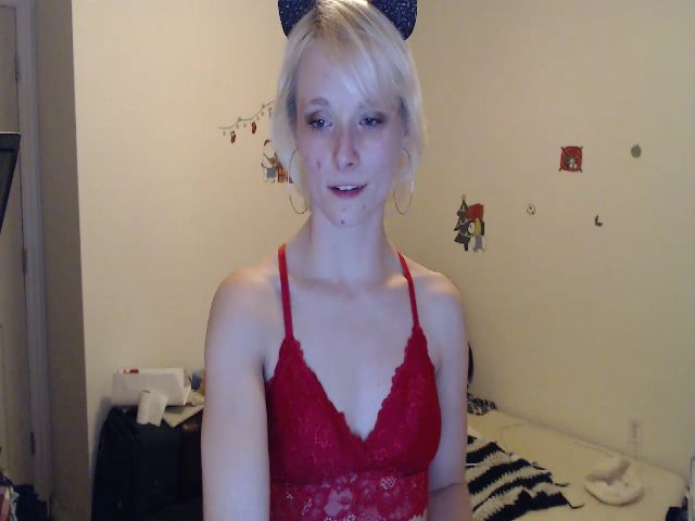 Live sex webcam photo for DragonKitty69 #271634487