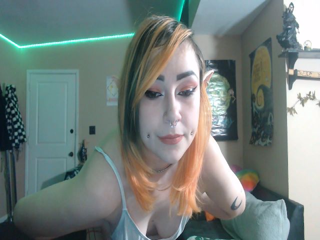 Live sex webcam photo for Tara_Quartz #271631278