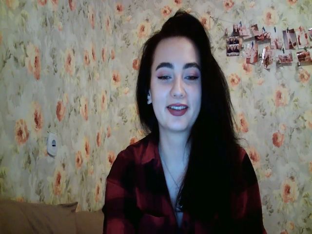 Live sex webcam photo for lolly_hollyy #271642693