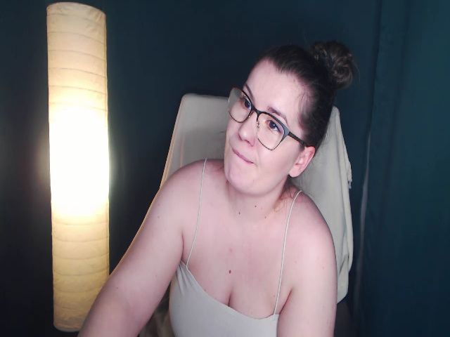 Live sex webcam photo for EveGoddes #271639018