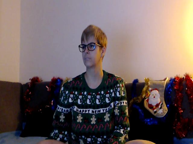 Live sex webcam photo for IamMiky #271642714