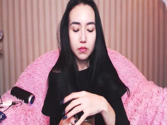 Live sex webcam photo for NiaSan #271630878