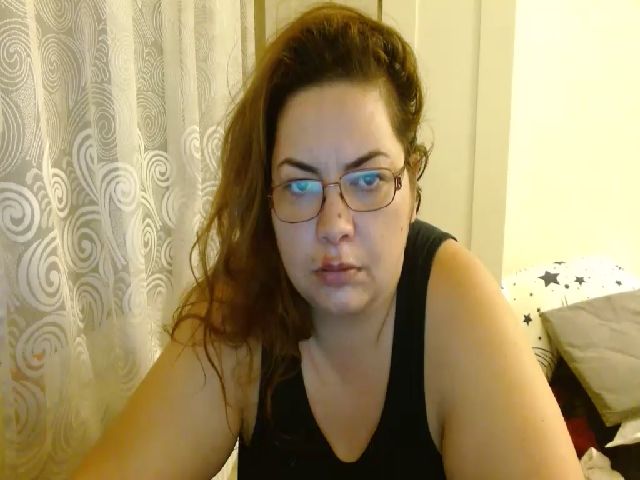 Live sex webcam photo for shycurvymom #271644565