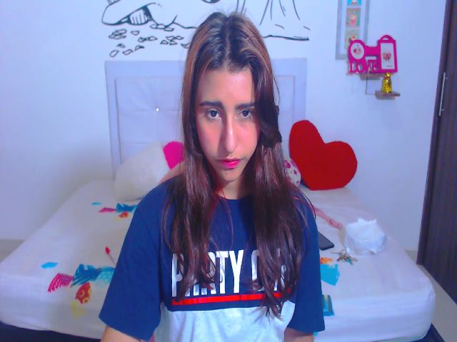 Live sex webcam photo for violeta09 #271634166