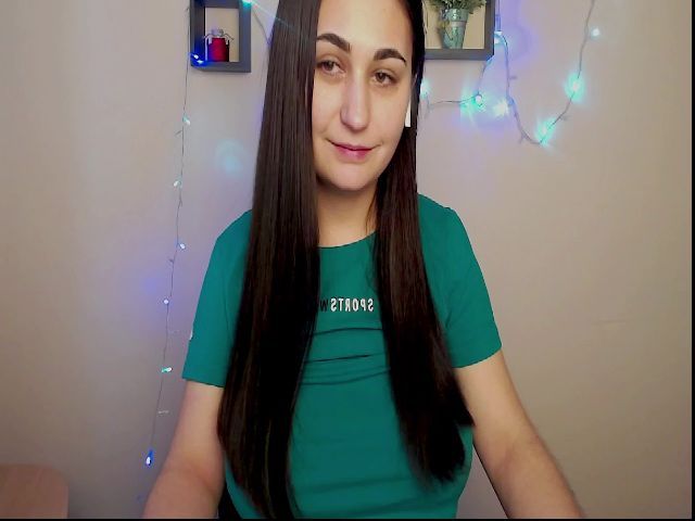 Live sex webcam photo for HisJenni #271637390