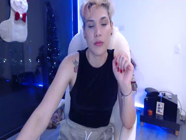 Live sex webcam photo for Laura_R23 #271631311