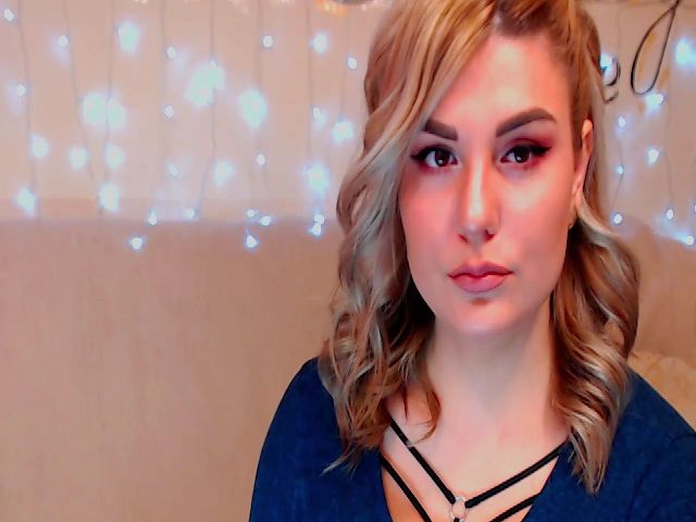 Live sex webcam photo for Mya_Diamond_ #271643485