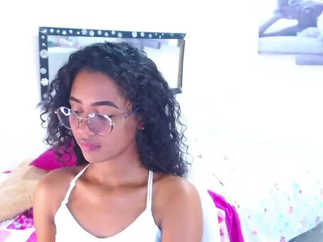 Live sex webcam photo for Anniemiss #271641128
