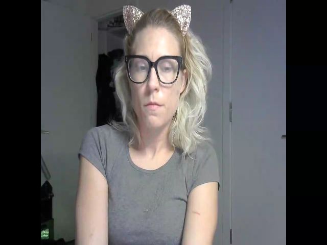 Live sex webcam photo for AshleyMeow #271635304