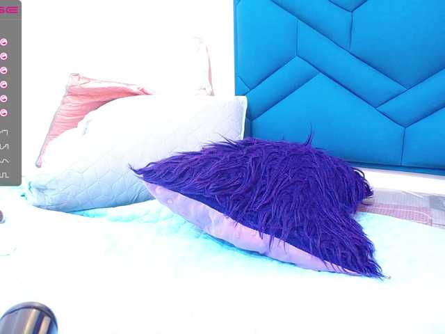 Live sex webcam photo for Briggitte- #271633500