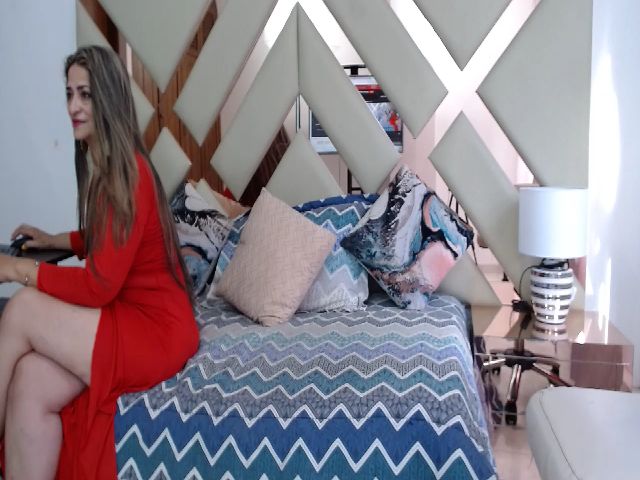 Live sex webcam photo for LEYAA_MATTURE #271642754