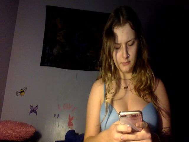 Live sex webcam photo for Blondebaby710 #271642976