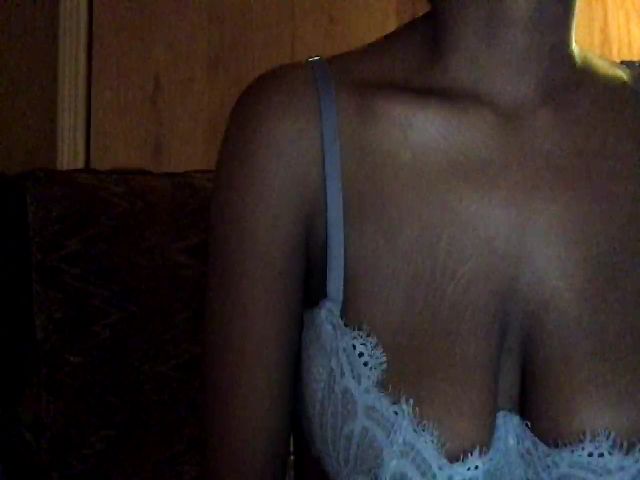 Live sex webcam photo for IsabelHunter #271642236