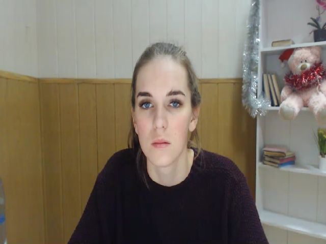 Live sex webcam photo for TessaLoveXX #271635670