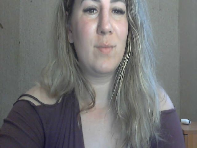 Live sex webcam photo for ChrystalBella #271637564