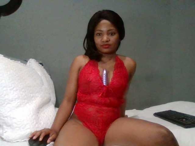 Live sex webcam photo for Dirtynellie2 #271633646