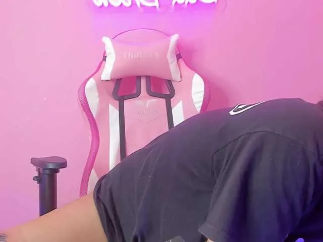 Live sex webcam photo for TyrahBanks #271629773