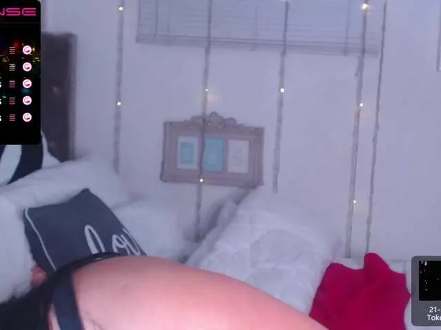 Live sex webcam photo for miaguzetii #271633927