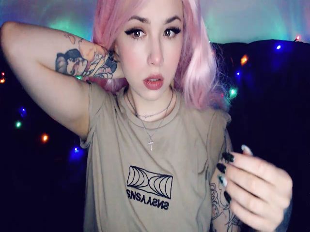 Live sex webcam photo for YUMMY_TIFFANI #271631665