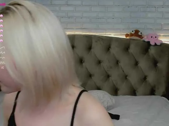 Live sex webcam photo for HaileyThrone #271629545