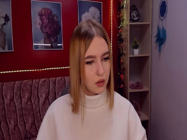 Live sex webcam photo for ViolaRose #271639667