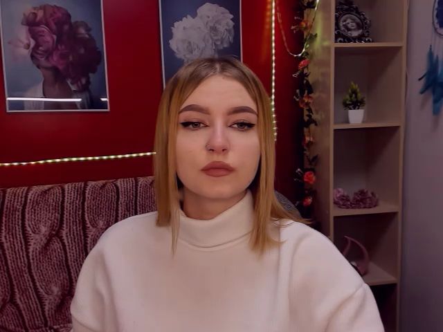 Live sex webcam photo for ViolaRose #271642301