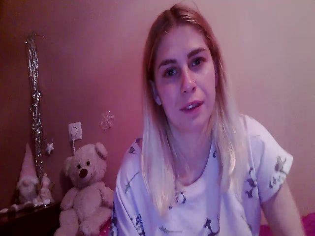 Live sex webcam photo for little_girl27 #271643128