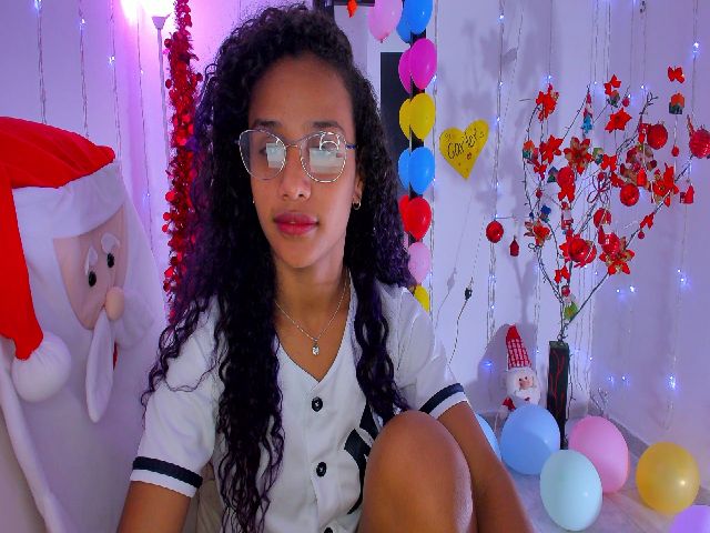 Live sex webcam photo for Violet_Fit #271636199