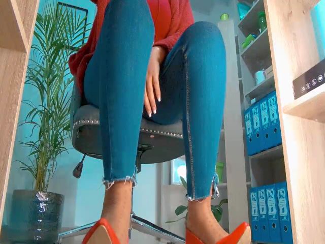 Live sex webcam photo for Angeelica22 #271635731
