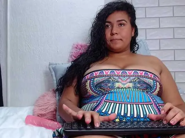 Live sex webcam photo for Doja-deluxe #271633950