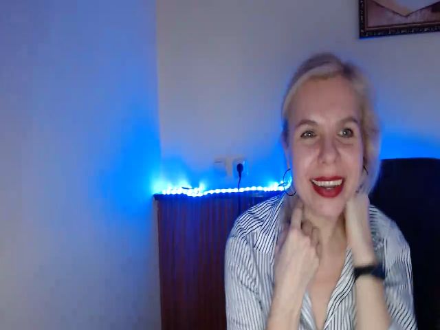 Live sex webcam photo for Annie_Roses #271637508