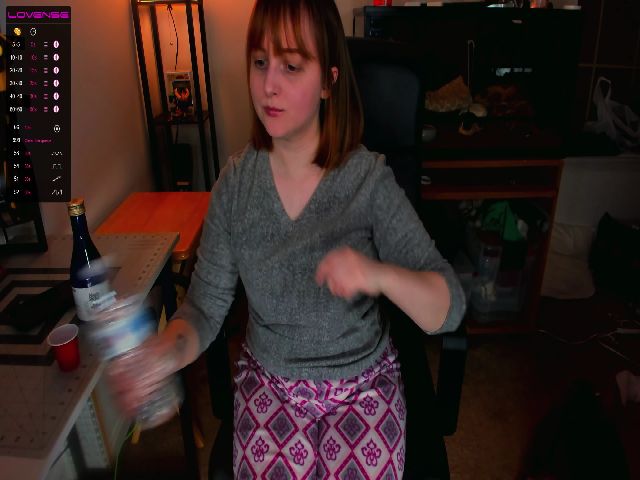 Live sex webcam photo for SimplySquiggy #271631604