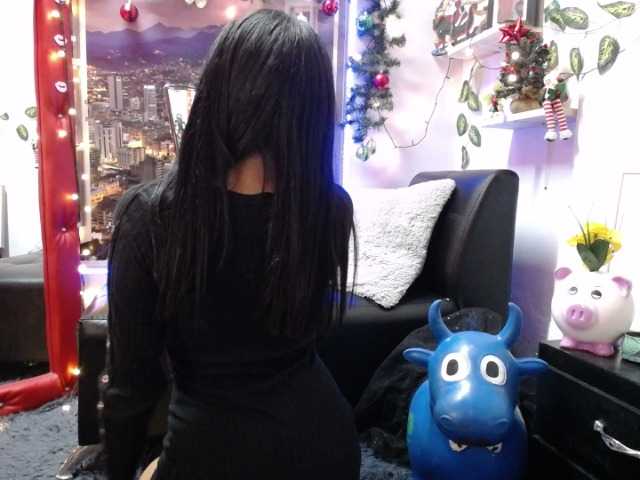 Live sex webcam photo for elektrasex18 #271630176