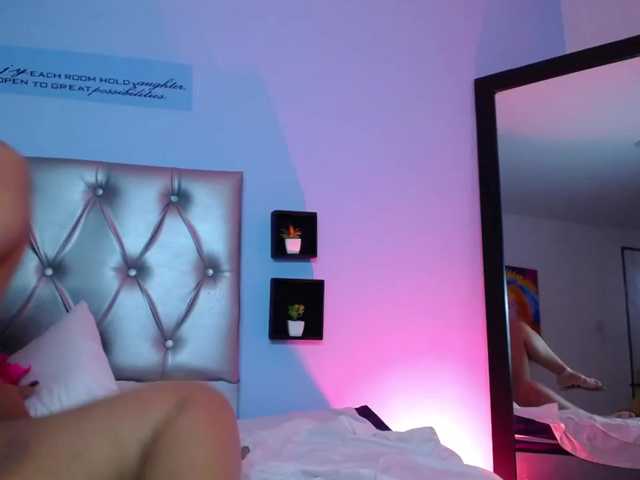 Live sex webcam photo for Adharaa69 #271629580