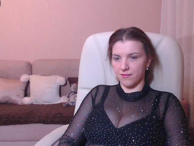 Live sex webcam photo for RennaHart #271649540