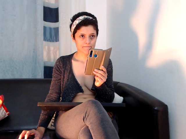 Live sex webcam photo for EllaRose29 #271657005