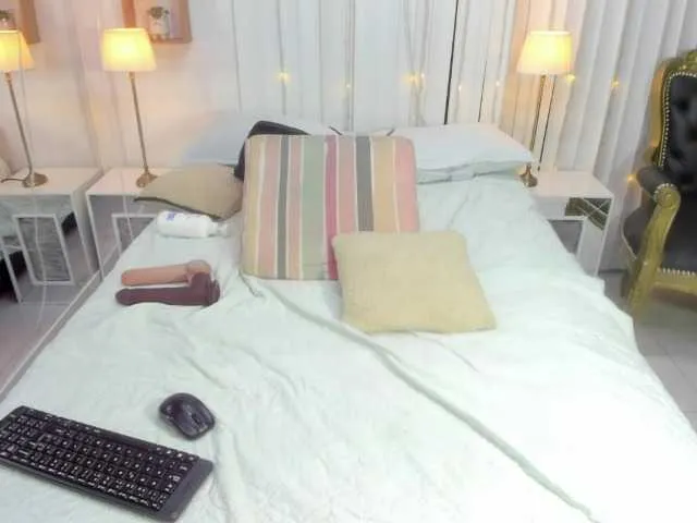 Live sex webcam photo for Merida- #271650106