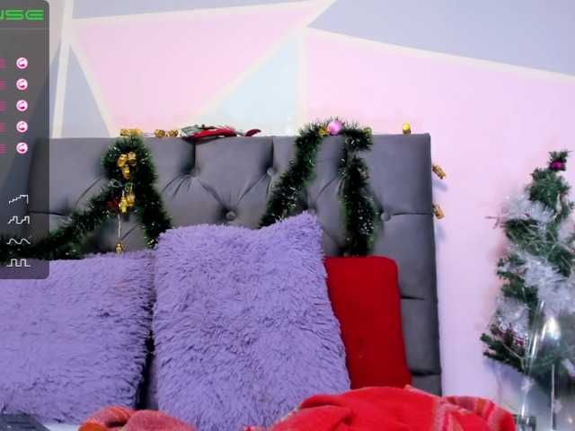 Live sex webcam photo for Violetatoo #271653453