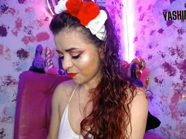 Live sex webcam photo for lucy-hot1 #271650001