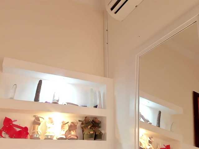 Live sex webcam photo for PaulinaBelush #271645257