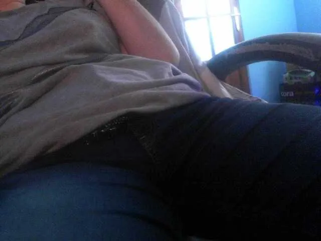 Live sex webcam photo for YourDesire36 #271653187