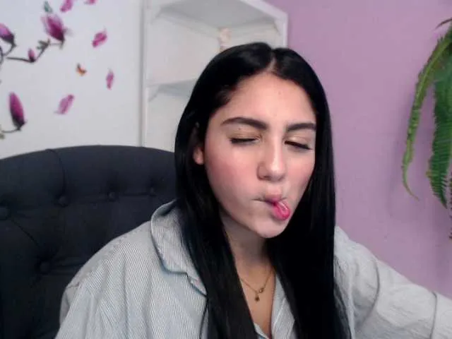 Live sex webcam photo for Joebruce #271645888