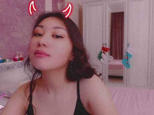 Live sex webcam photo for Alisonyugai #271657470