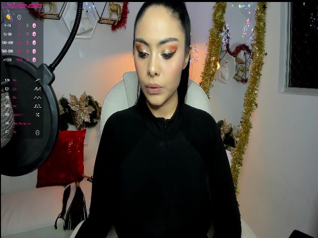 Live sex webcam photo for Marianviolet #271648094