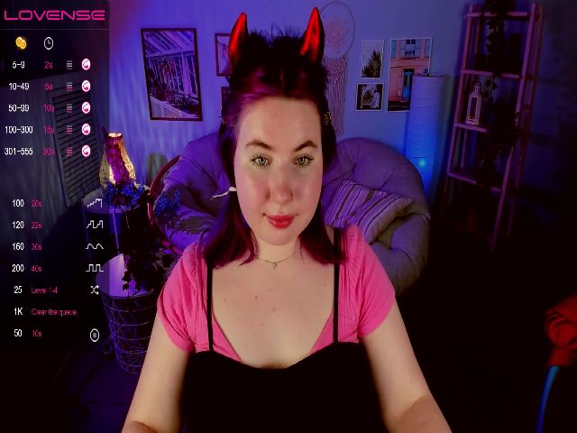 Live sex webcam photo for DafnaRey #271654349