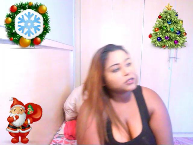 Live sex webcam photo for Indiandiva96 #271654673