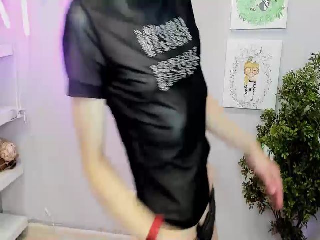 Live sex webcam photo for RubyBlaze #271651197