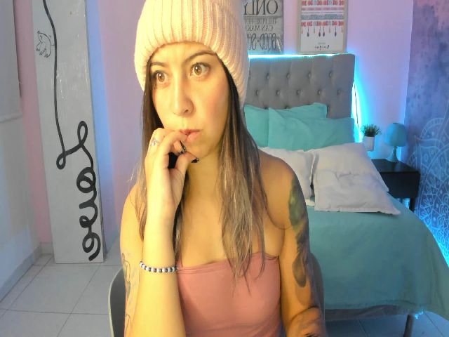 Live sex webcam photo for Sammy_Parker1 #271648601